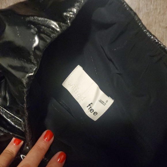 Wilfred Free Vinyl Leggings Size S - Picture 2 of 2